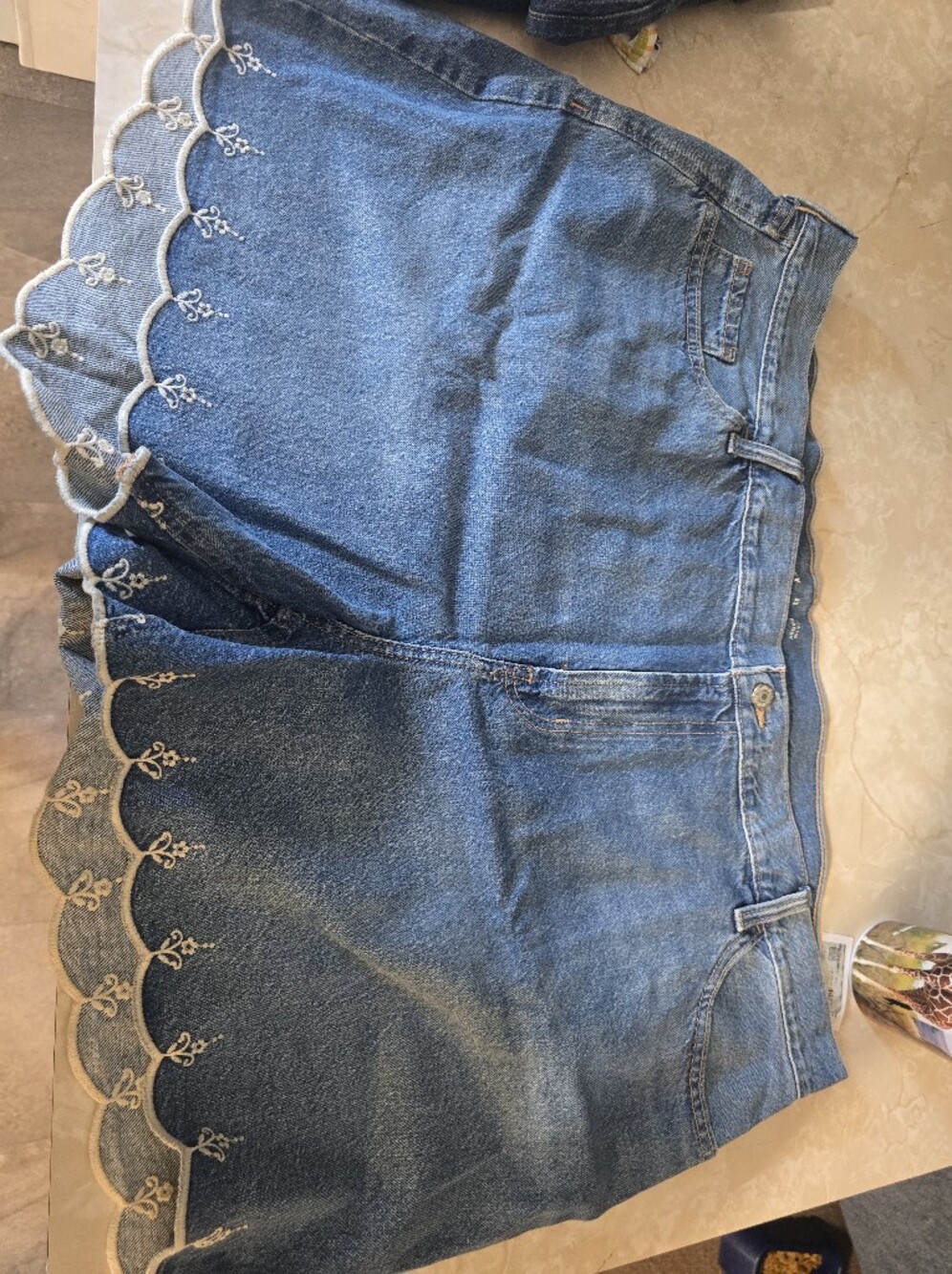 Old Navy High Rise Denim Jeans With Scalloped Embroidered Hem 22 NWT - Picture 2 of 5
